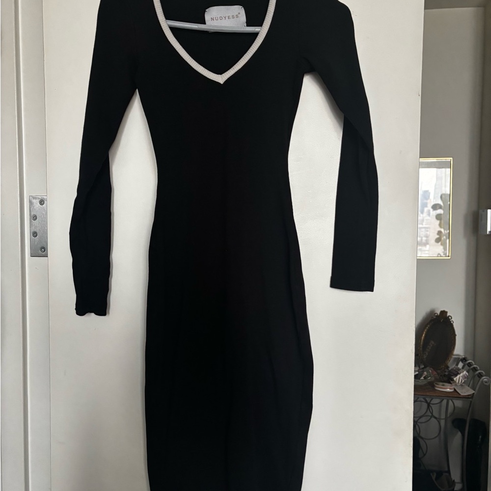 Black Long Sleeve V-Neck Dress